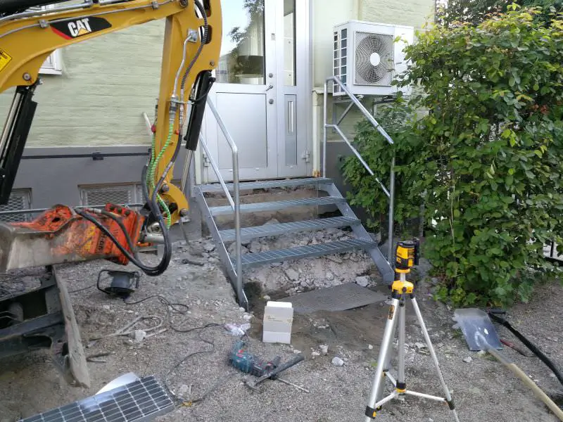 Demonteriong av betong trappa